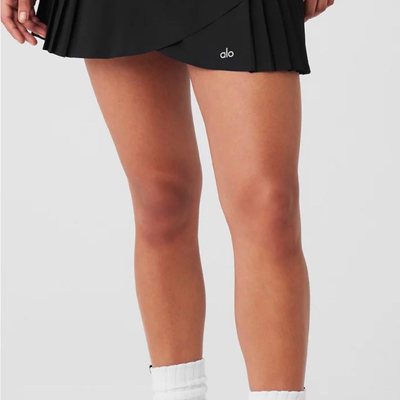 Alo Yoga Aces Tennis Skirt size x small brand new - Picture 2 of 5